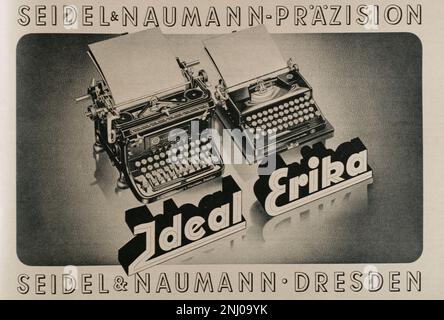 Pubblicità per le macchine da scrivere Ideal ed Erika su una delle pagine interne della rivista 'Signal', numero 8 (25 luglio 1940) dell'edizione francese. Questa rivista è stata pubblicata tra aprile 1940 e aprile 1945 ed è stato il principale organo di propaganda dell'esercito tedesco durante la seconda guerra mondiale. Foto Stock