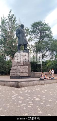 ODESSA, UCRAINA - 22 GIUGNO 2019: Questo è un monumento al famoso scrittore ucraino Taras Shevchenko, situato nel parco che prende il nome da lui. Foto Stock