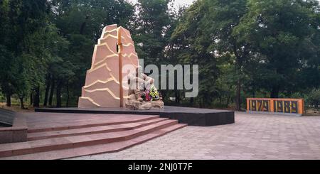 ODESSA, UCRAINA - 22 GIUGNO 2019: Monumento ai soldati-internazionalisti nel Parco Shevchenko. Foto Stock