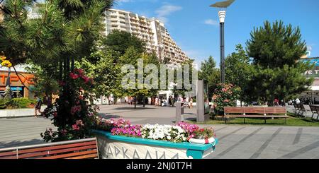 ODESSA, UCRAINA - 22 GIUGNO 2019: Questo è il parco urbano sul mare di Arcadia. Foto Stock