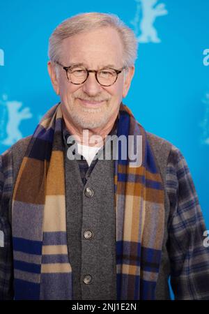 Berlino, Germania. 22nd Feb, 2023. Il regista americano Steven Spielberg partecipa a una telefonata fotografica come destinatario dell'Orso d'oro al Grand Hyatt Hotel al 73rd Berlin Film Festival, Germania, martedì 21 febbraio 2023. Foto di Rune Hellestad/ Credit: UPI/Alamy Live News Foto Stock