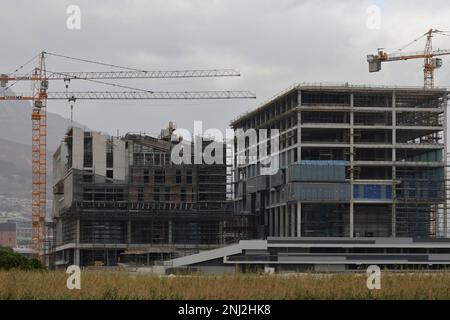 La costruzione della sede centrale di Amazon sul sito River Club a Città del Capo, Sud Africa. Foto Stock