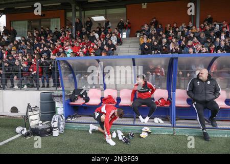 L'immagine mostra una sessione di allenamento aperta della squadra di calcio belga Standard de Liege, mercoledì 22 febbraio 2023 a Liegi, in preparazione del gioco di questa settimana nel concorso nazionale. I fan sono invitati a partecipare a questo corso, durante le vacanze scolastiche. FOTO DI BELGA BRUNO FAHY Foto Stock