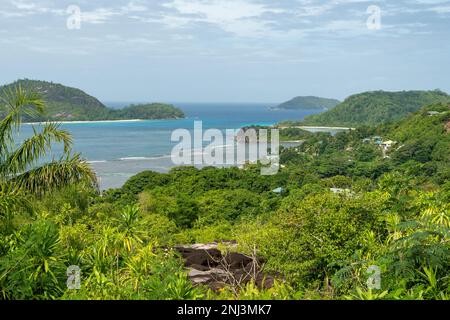 Vista di Anse l'Islette, Isola di Mahe, Seychelles Foto Stock