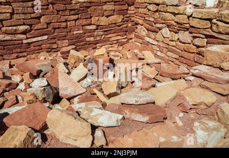 Rovine di Anasazi in un luminoso giorno di sole d'estate, Wupatki National Monument Foto Stock