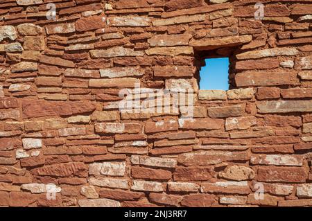 Rovine di Anasazi in un luminoso giorno di sole d'estate, Wupatki National Monument Foto Stock