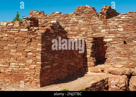 Rovine di Anasazi in un luminoso giorno di sole d'estate, Wupatki National Monument Foto Stock