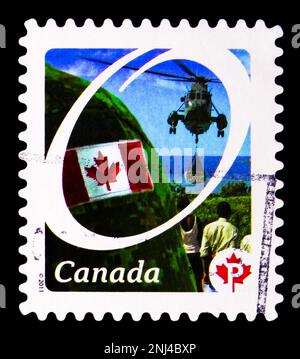 MOSCA, RUSSIA - 15 FEBBRAIO 2023: Francobollo stampato in Canada mostra Elicotteri, Canadian Pride - Definitives serie 2011, circa 2011 Foto Stock