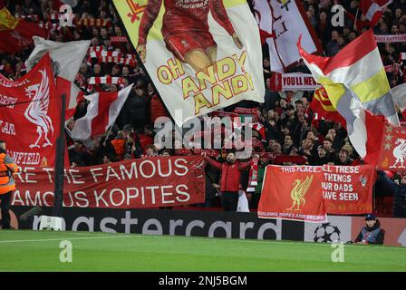 Anfield, Liverpool, Merseyside, Regno Unito. 21st Feb, 2023. Champions League Football, Liverpool contro Real Madrid; i sostenitori del Kop banner da esposizione Credit: Action Plus Sports/Alamy Live News Foto Stock