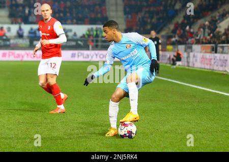 AESSEAL New York Stadium, Rotherham, Inghilterra - 21st febbraio 2023 Jewison Bennette (19) di Sunderland - durante il gioco Rotherham contro Sunderland, Sky Bet Championship, 2022/23, AESSEAL New York Stadium, Rotherham, Inghilterra - 21st febbraio 2023 Credit: Arthur Haigh/WhiteRosePhotos/Alamy Live News Foto Stock