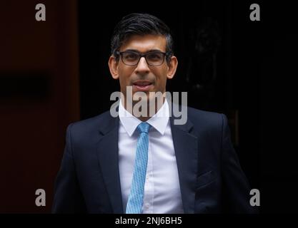 Londra, Regno Unito. 22nd Feb, 2023. Rupert Yorke, parte della squadra di Rishi SunakÕs. Rishi Sunak parte per prime MinisterÕs Domande. Dovrà affrontare Keir Starmer attraverso la scatola di spedizione. Credit: Notizie dal vivo di Mark Thomas/Alamy Foto Stock