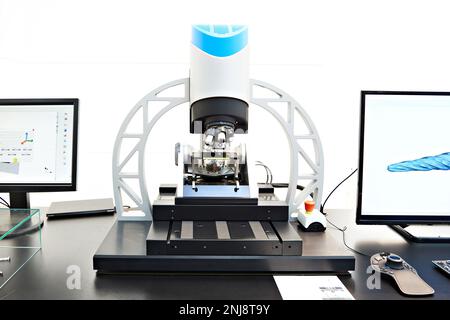 Sistema ottico di misura superficiale 3D metrologia dimensionale e misura della rugosità Foto Stock