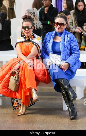 Londra, Regno Unito. 19th Feb, 2023. Gli appassionati di moda partecipano al MadByMad show alla London Fashion Week, Fashion Scout. (Foto di Steve Taylor/SOPA Images/Sipa USA) Credit: Sipa USA/Alamy Live News Foto Stock