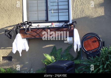 11-1-2022: Burlingame, California: Decorazioni di Halloween sulle strade Foto Stock