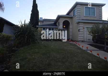 11-1-2022: Burlingame, California: Decorazioni di Halloween sulle strade Foto Stock
