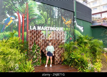 Cartello di benvenuto la Martinica al porto, Fort-de-France, Martinica, piccole Antille, Caraibi Foto Stock