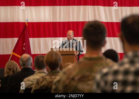 STATI UNITI McMahan si ritira dal Washington Army National Gaurd dopo 31 anni di servizio a Camp Murray, Washington, 6 agosto 2022. McMahan era l'ex comandante del battaglione del 1st, del reggimento della fanteria del 161st, del comando della truppa del 96th e della Homeland Response Force del 10th. Foto Stock