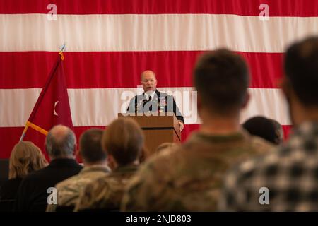 STATI UNITI McMahan si ritira dal Washington Army National Gaurd dopo 31 anni di servizio a Camp Murray, Washington, 6 agosto 2022. McMahan era l'ex comandante del battaglione del 1st, del reggimento della fanteria del 161st, del comando della truppa del 96th e della Homeland Response Force del 10th. Foto Stock