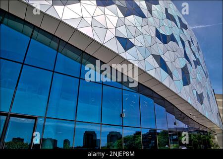 Toronto, Ontario / Canada - 28 maggio 2017: Architettura di design moderna della vetrata muro edificio a Toronto Foto Stock