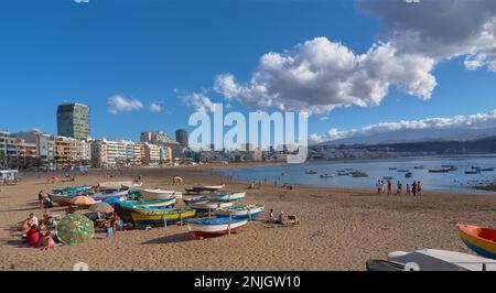 Panoramica della spiaggia di Las Canteras a Las Palmas De Gran Canaria, Spagna / Panorámica de la Playa de Las Canteras en Las Palmas de Gran Canaria, España Foto Stock