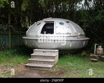 Esterno di un UFO o di un piattino volante costruito da John Preble presso l'Abita Mystery House o l'UCM Museum di Abita Springs, Louisiana. Foto Stock