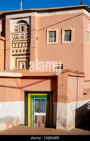 Afrika, Marokko, Provinz Tiznit, Tafraoute, Dorf Asguard Oudad am Fusse des Felsens Napoleons Hut, Foto Stock