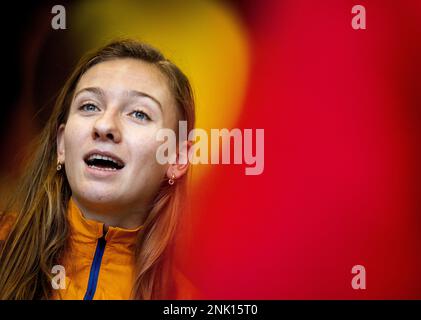 ARNHEM - Olanda, 23/02/2023, Femke Bol durante una riunione stampa dell'Unione Atletica a Papendal in vista dei campionati europei indoor di Istanbul all'inizio di marzo. ANP KOEN VAN WEEL Foto Stock