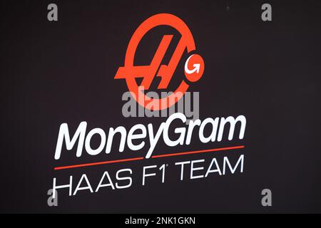 MoneyGram Haas F1 Team logo, durante la Formula 1 Armco test pre-stagione 2023 del Campionato Mondiale FIA di Formula uno 2023 dal 23 al 25 febbraio 2023 sul circuito Internazionale del Bahrain, a Sakhir, Bahrain - Foto Florent Gooden / DPPI Foto Stock