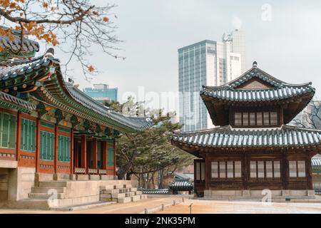 Seoul, Corea - 1 febbraio 2022 : Palazzo Deoksugung in inverno Foto Stock