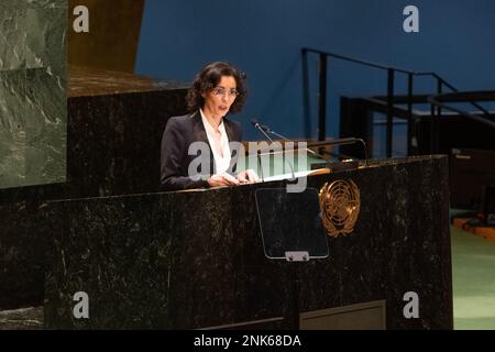 Hadja Lahbib, Ministro degli Affari Esteri del Belgio, interviene durante la 11th sessione Speciale d'emergenza dell'Assemblea Generale 2nd° giorno presso la sede dell'ONU a New York il 23 febbraio 2023 Foto Stock