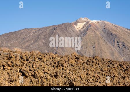 Teide, e formazioni rocciose vulcaniche, nel parco nazionale di Teide, Tenerife, Isole Canarie, Spagna Foto Stock