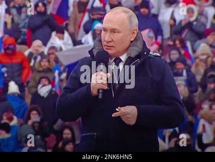 VLADIMIR PUTIN, presidente della Russia, atva pro-Ukkrainian rally di guerra a Mosca, 22 febbraio 2023. Foto: RUS.tv Foto Stock