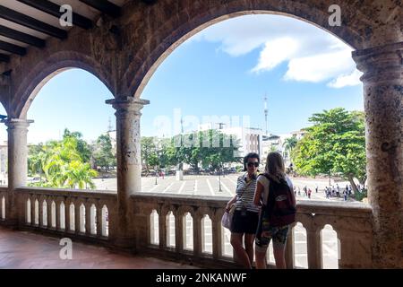 Plaza de la Espana de la Hispanidad da Alcázar de Colón, Santo Domingo, Repubblica Dominicana, grandi Antille, Caraibi Foto Stock