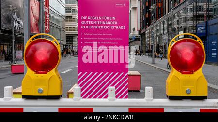 Fahrradstrasse, controverso progetto di traffico di Berlino a Friedrichstrasse, Berlino, Germania Foto Stock