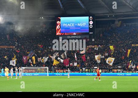 Stadio Olimpico, Roma, Italia. 23rd Feb, 2023. Europa League Football; Roma contro FC Red Bull Salzburg; i sostenitori di Roma Credit: Action Plus Sports/Alamy Live News Foto Stock