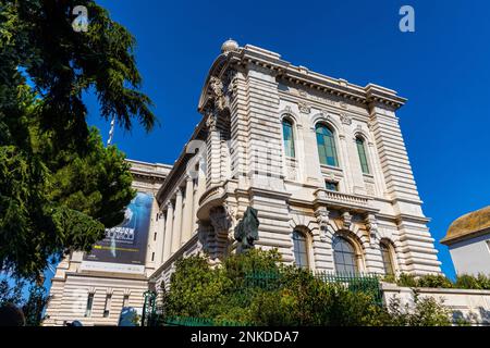 Monaco, Francia - 2 agosto 2022: Museo Oceanografico e Istituto di scienze marine nel quartiere storico di Monaco Ville sul Mar Mediterraneo Foto Stock