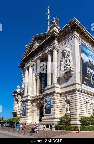 Monaco, Francia - 2 agosto 2022: Museo Oceanografico e Istituto di scienze marine nel quartiere storico di Monaco Ville sul Mar Mediterraneo Foto Stock