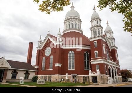 Basilica storica di San La Chiesa Cattolica di Stanislaus, costruita nel 1894 in stile Cattedrale Polacca a Winona, Minnesota USA. Foto Stock