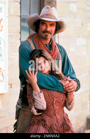 TOM SELLECK e LAURA SAN GIACOMO a QUIGLEY DOWN UNDER (1990), regia di SIMON WINCER. Credito: PATHE / Album Foto Stock