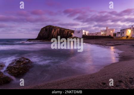 Isleta del Moro al tramonto, Parco Naturale Cabo de Gata-Níjar, provincia di Almería, Andalusia, Spagna Foto Stock