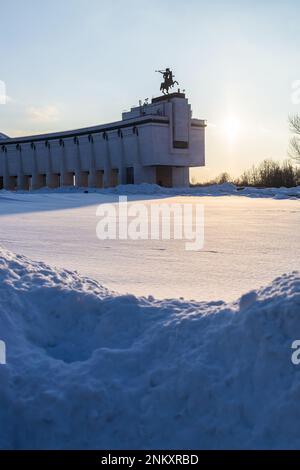 Mosca, Russia - 22 febbraio 2023: Nevicate profonde e costruzione del Museo della Grande Guerra Patriottica (Museo della Vittoria), oggetto principale della Vittoria memoria Foto Stock