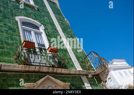 Una casa tradizionale piastrellata a Lagos, Algarve, Portogallo Foto Stock