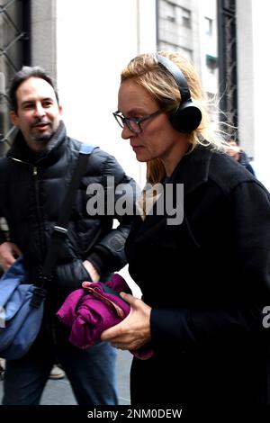 Milano, Italia. 24th Feb, 2023. Milano, settimana della moda di Milano. Uscita Uma Thurman arrivo a Milano Credit: Agenzia indipendente per le foto/Alamy Live News Foto Stock