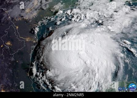 IL GOES-16 ha catturato questa bella immagine geocolor di Tempesta tropicale Harvey nel Golfo del Messico la mattina del 24 agosto 2017 Foto Stock