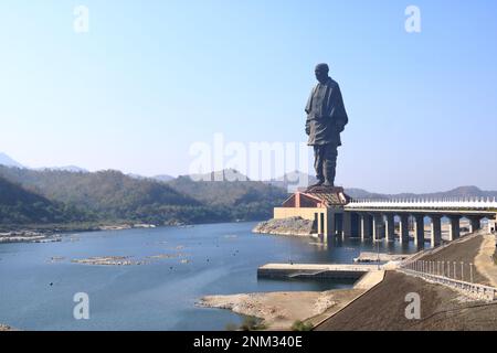 Statua dell'unità vista aerea presa a Narmada, Gujarat in India Foto Stock