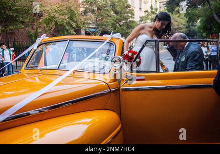 Matrimonio nella chiesa di vera Cruz, quartiere di Lastarria, Santiago. Cile. Foto Stock