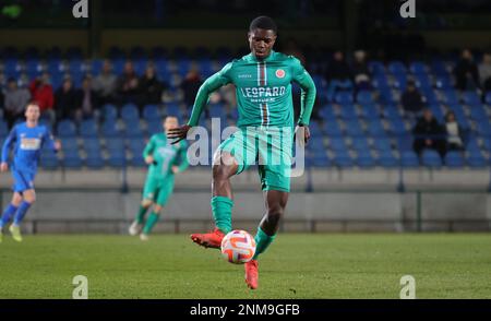 Keres Masangu di Virton, nella foto in azione durante una partita di calcio tra Dender EH e RE Virton, venerdì 24 febbraio 2023 a Denderleeuw, il 1° giorno dei playoff di Relegation durante la 2022-2023° 1B° divisione del campionato belga "Challenger Pro League". BELGA PHOTO VIRGINIE LEFOUR Foto Stock