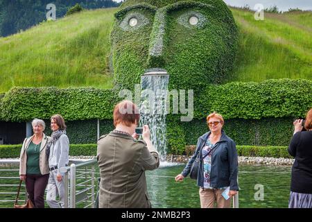 Il Gigante, ingresso alle camere di meraviglia, Swarovski Kristallwelten, Crystal World Museum, Innsbruck, Austria Foto Stock