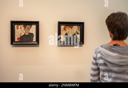 A sinistra autoritratto con physalis,l'olio e di colore opaco su tela, a destra ritratto di Wally Neuzil,l'olio su tela,Egon Schiele,Museo Leopold,Vienna Foto Stock