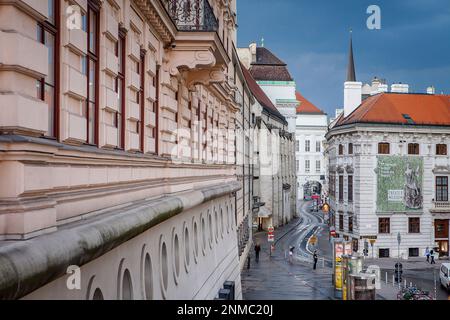 Augustinerstraße da Albertina Palace Museum, Vienna, Austria, Europa Foto Stock